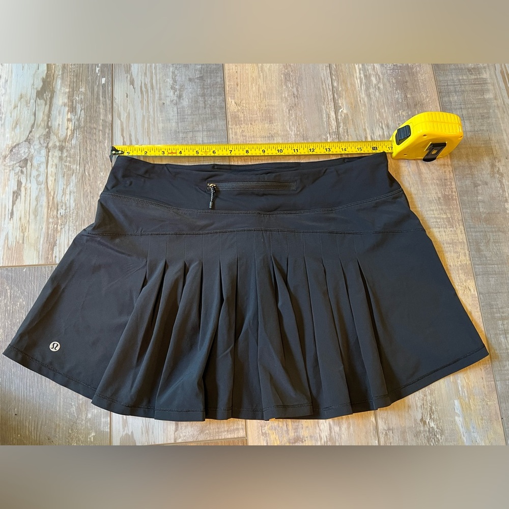 Lululemon skirt size 10